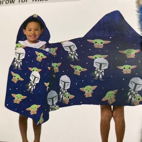 Disney Star Wars Hooded Throw Blanket Baby Yoda NEW - Picture 5 of 5